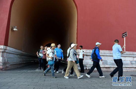 （社会）（1）故宫对“石渠宝笈特展”观众加强疏导