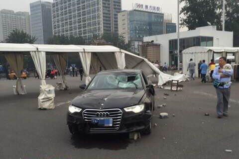 北京工体北门一女子酒驾 撞伤下班女清洁工(图)