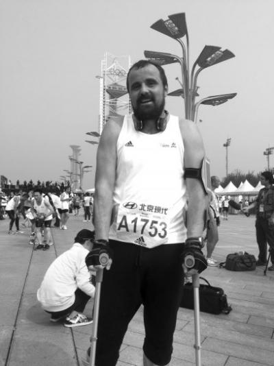 北京马拉松8名选手送医 1人出院3人未脱离危险