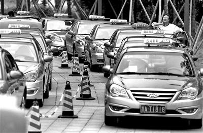 杭州出租车改革方案出炉 司机多数仍持观望态度