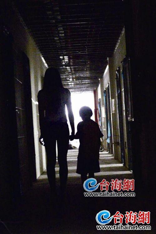 7岁女童一月内被六旬老汉性侵六次 处女膜破裂