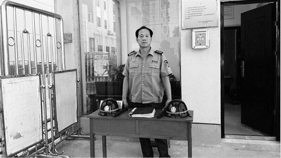 172名教师转岗当保安 学校称因学生少老师多