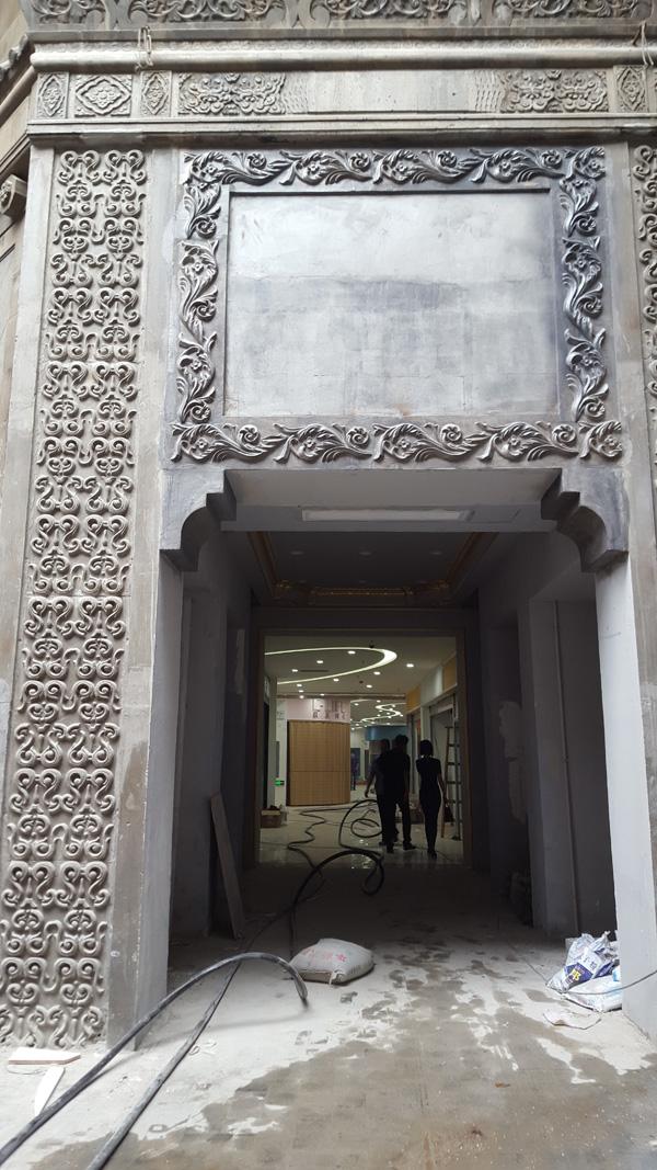 武汉百年建筑被拆成最牛违建 消防难管称有后台