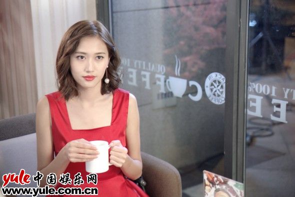 宋傲雪演绎富家千金