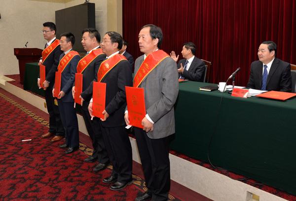 敦煌月牙泉欲建产业园被叫停：建了会成历史罪人