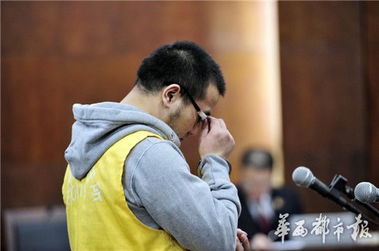 “抗震小英雄”诈骗74万被判12年 双面人生曝光