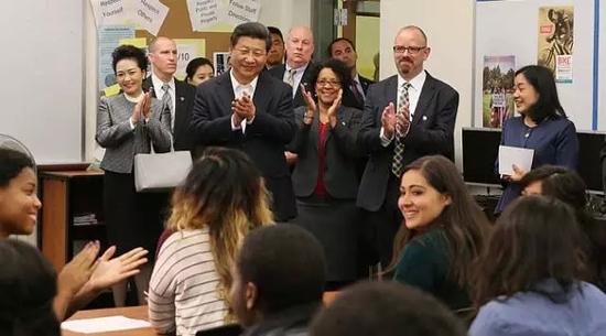 随习访美的女翻译:只有听不到没有翻不出（图）