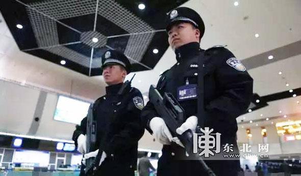 哈尔滨机场警方拘留2名藏刀登机者