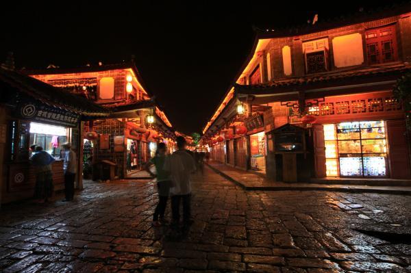 丽江称“酒托宰客”无法调查：证据不足