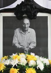 西安外国语大学96岁法籍教师辞世 遗体捐医学院