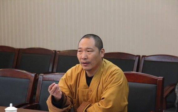 释延鲁被举报喊市长“干爹” 回应称无稽之谈