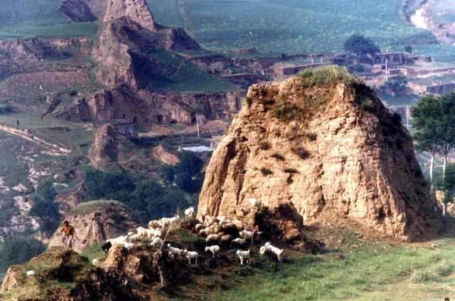 古长城保护现状调查：长城被冲塌 村民忙偷砖