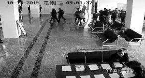 江苏20余人因不满处理冲击法院 法院几乎瘫痪