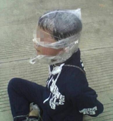 13岁男孩上学途中被绑架 用警匪片知识成功逃脱