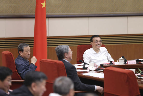 李克强在金融企业座谈会上强调:继续推进金融改革 有效服务实体经济