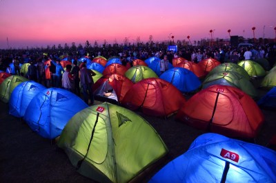 安徽合肥办帐篷节 千人湖边支帐篷过夜