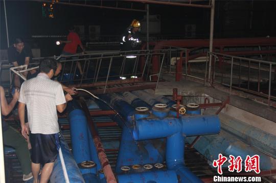 广西一食品公司发生液氨泄漏事故 12人被困(图)