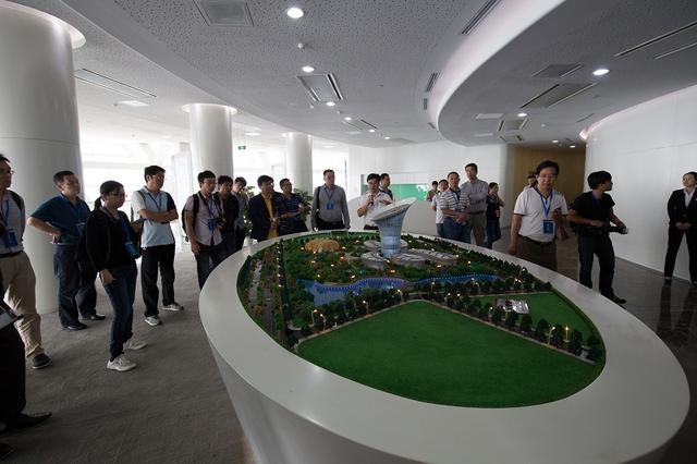 全国网络媒体探访武汉光谷 聚焦高科技创新