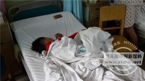 7岁男童被锁16楼家中待不住 顺天然气管爬到一楼