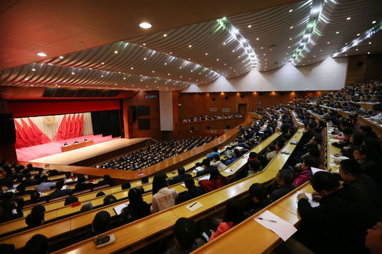 李克强：坚定信心 克难攻坚 以改革创新推动发展升级