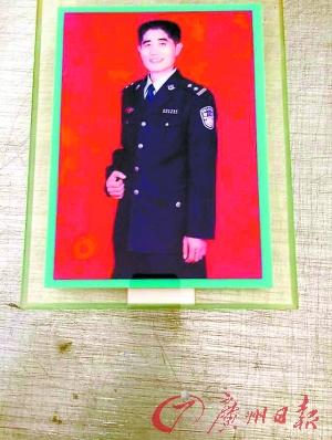 反扒表彰信上扒手被“调包” 民警举报领导受贿