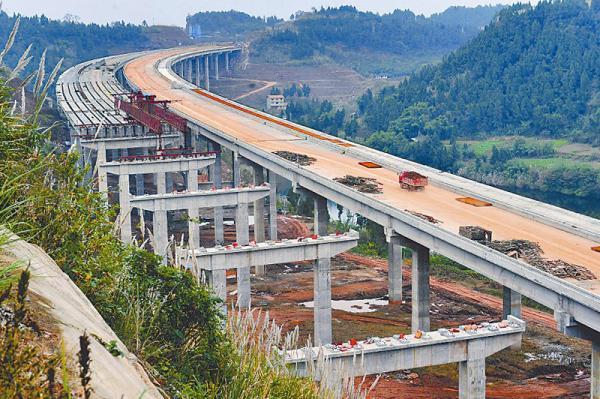 渝蓉高速四川段计划明年通车 被称最拖沓高速