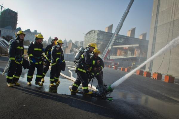 上海招700专职消防：战斗员平均月薪5600元以上