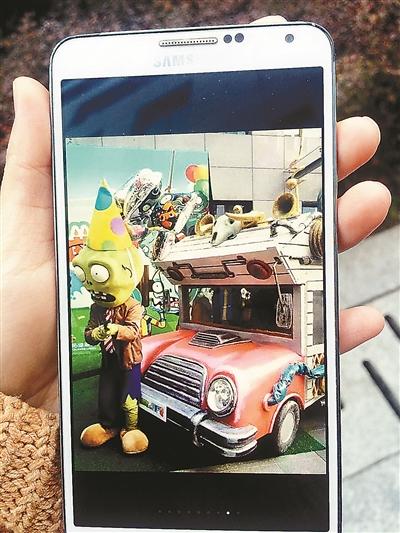 老爸为女儿制最萌校车系炒作 花10万雇人表演