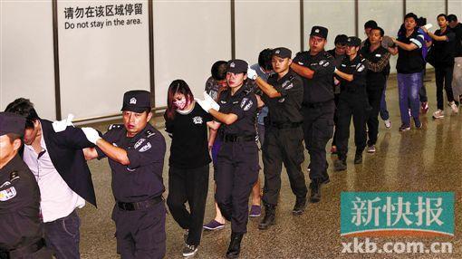 内地骗招话务员赴境外搭窝点   用花名住别墅看“剧本”电话诈骗(1)