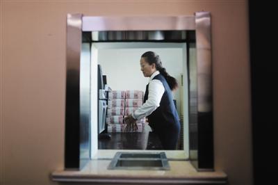 还原人民币的生死旅程：30吨纸币可发电约3万度