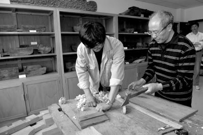 故宫古建技艺面临“人去艺亡” 传统技术无人掌握