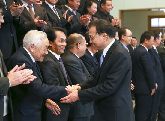 李克强：着力培育更多高层次青年人才实施创新驱动 促进双创发展