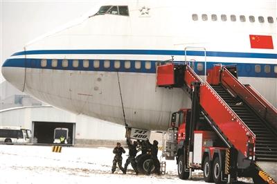 国家级反恐力量猎鹰突击队机场演练反劫机