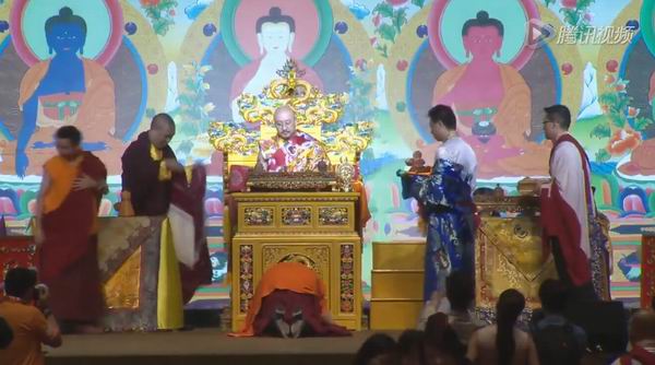 高僧看到“白玛铁林坐床”为啥不生气反而乐了