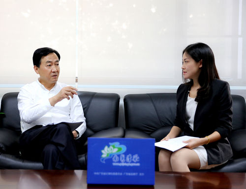 　广东省纪委副书记陈波做客在线访谈