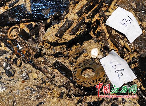 南昌西汉墓发现玉质耳杯玉具剑 墓主身份尊贵