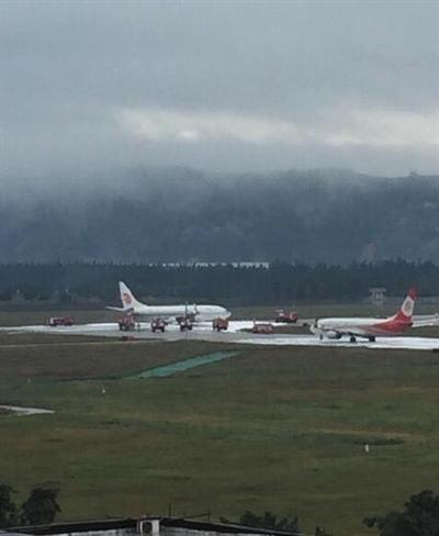 福州机场一飞机冒火 消防喷错客机闹乌龙(图)