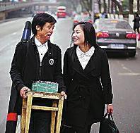 媒体专访救人毁容男:因无证明未被认定见义勇为