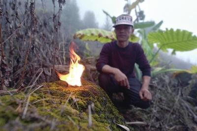 云南民间“排雷专家”11年扫雷数千颗 造百亩田