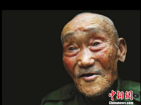 宿迁市委常委会恢复93岁抗战老兵张道干党员身份