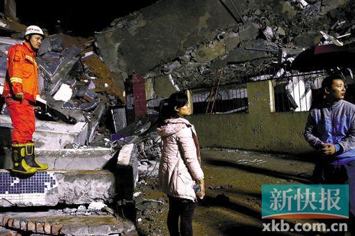 深圳滑坡逃生故事：父子从7楼跳下仅受轻伤