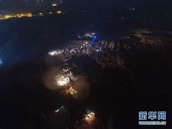 12月20日晚，新华网无人机航拍深圳山体滑坡事故现场。 新华网 郑磊 伍嘉炜