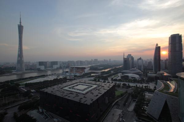 北上广今日同陷“雾霾” 广州空气也达重度污染