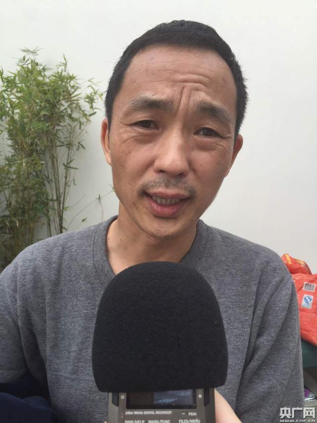 广东省长朱小丹等医院探望滑坡获救者田泽明