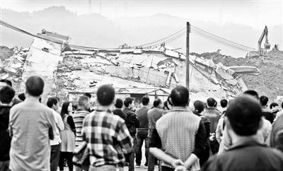深圳滑坡事故已造成7人遇难，75人失联 供图/新华