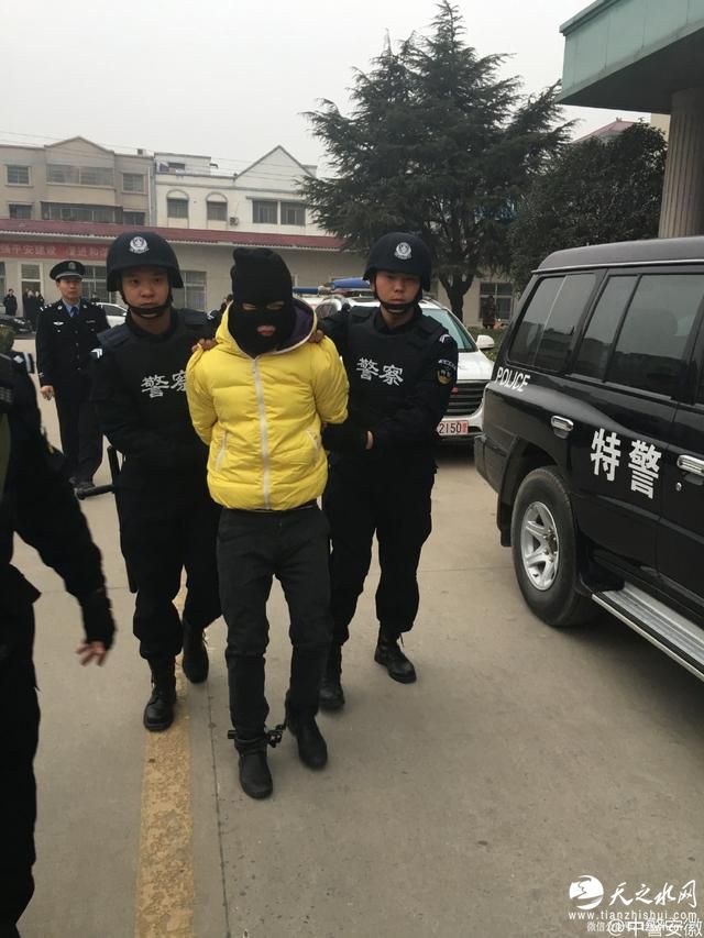 警方公布抢女童嫌犯照片 网友：马赛克给满分