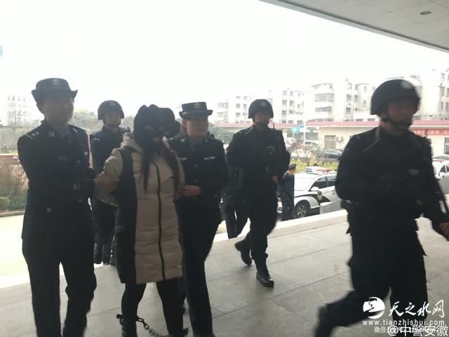 警方公布抢女童嫌犯照片 网友：马赛克给满分