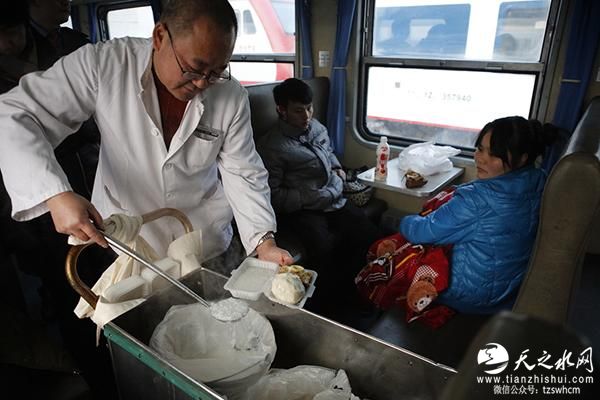 春运回家路：硬座绿皮车的46小时