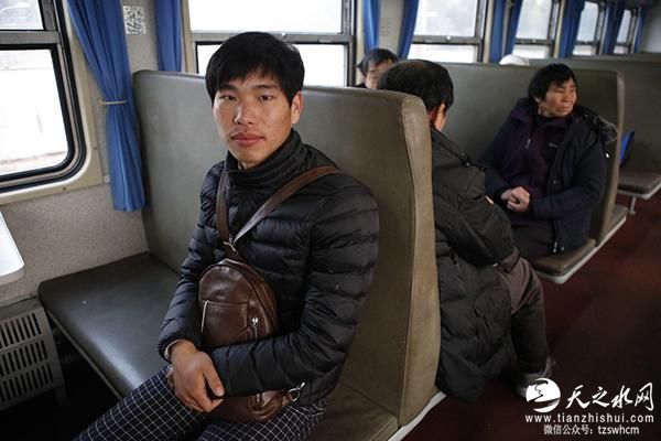 春运回家路：硬座绿皮车的46小时