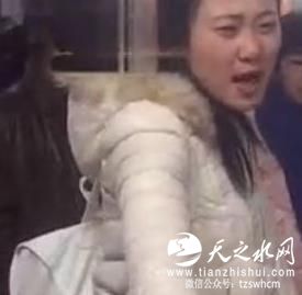 女子斥北京医院票贩：300炒到4500 黄牛保安勾结